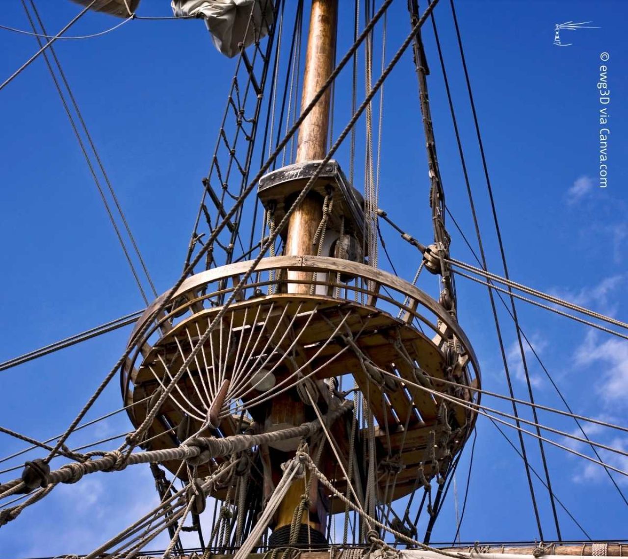 Ausguck am Mast auf einem historischen Segelschiff 